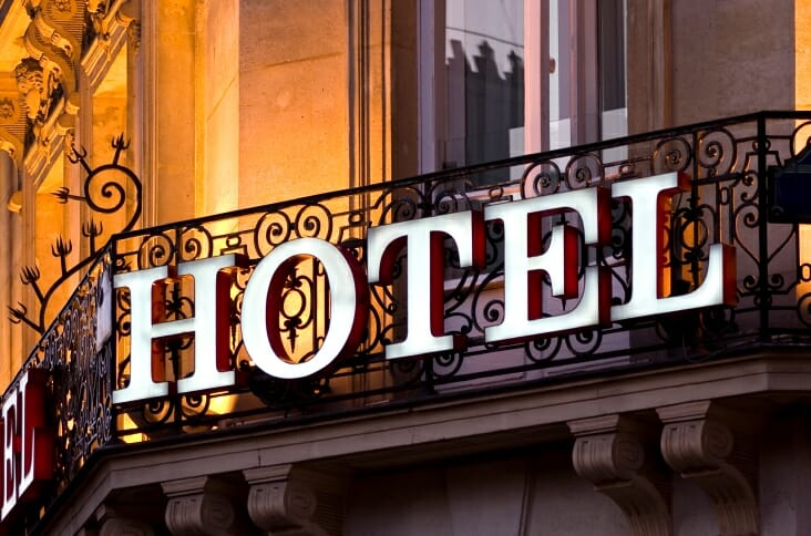Kinh doanh khách sạn là gì và những yếu tố ảnh hưởng đến nó